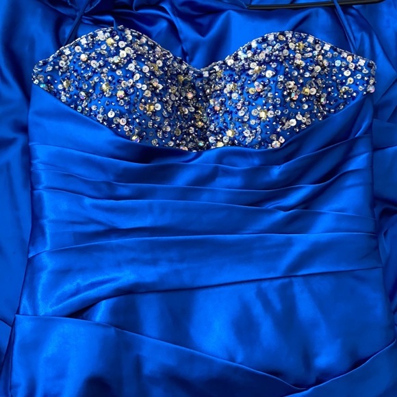 Royal blue prom/grad dress - Picture 3 of 4